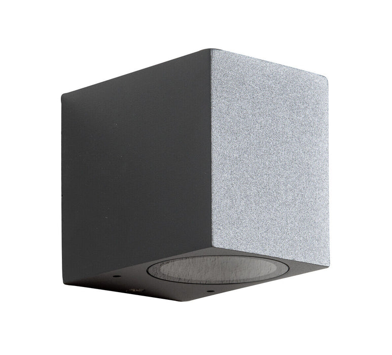 Airam Sund seinävalaisin    IP 44