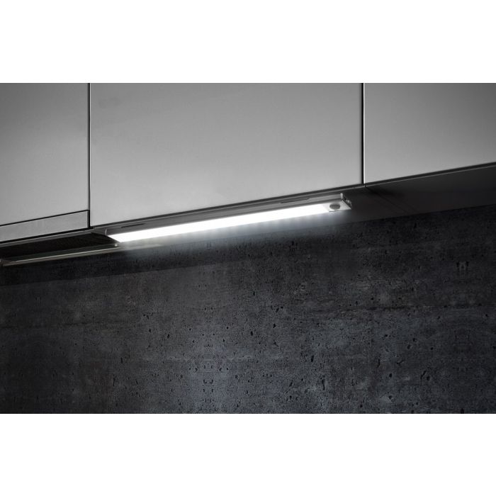 Valolista LED liiketunnistimella ja hämäräkytkimellä