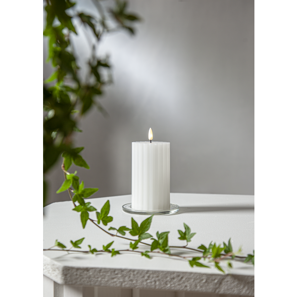 Flamme Stripe LED-pöytäkynttilä 15 cm valkoinen